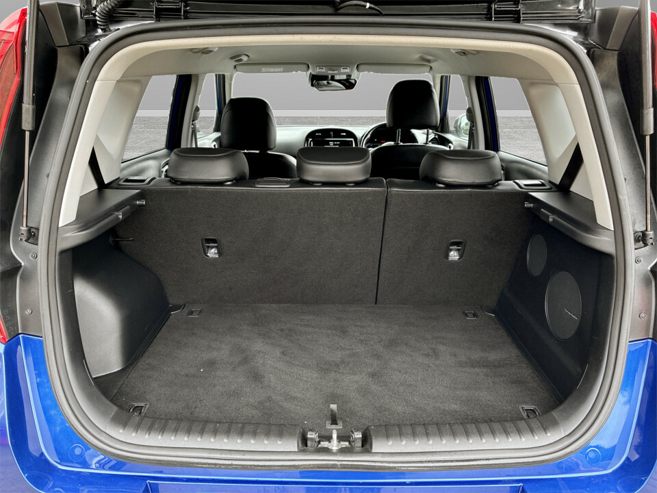 Kia Soul 150Kw Motor First Edition White #11
