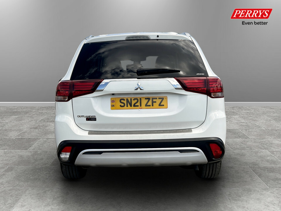 Mitsubishi Outlander 2.0 Exceed Cvt White #6