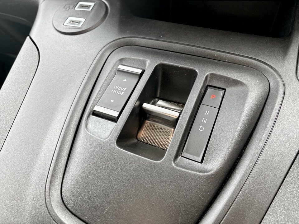 Peugeot e-Rifter 52Kwh Gt Standard Mpv 7.4Kw Green #23