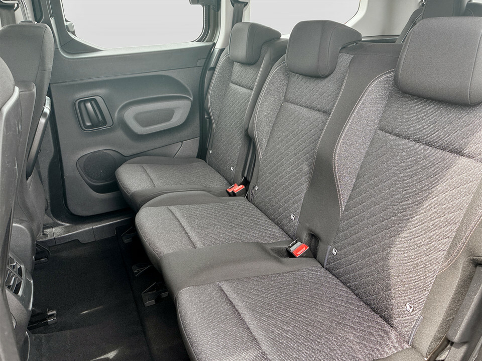Peugeot e-Rifter 52Kwh Gt Standard Mpv 7.4Kw Green #18