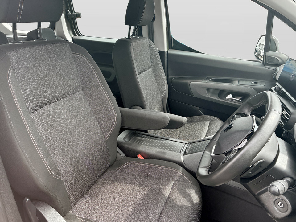 Peugeot e-Rifter 52Kwh Gt Standard Mpv 7.4Kw Green #24