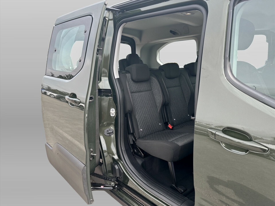 Peugeot e-Rifter 52Kwh Gt Standard Mpv 7.4Kw Green #39