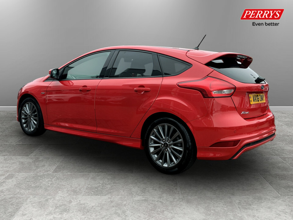 Ford Focus 1.0 Ecoboost 140 St-line Navigation AK18OMY Red #5