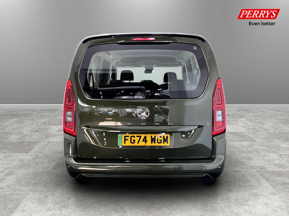 Vauxhall Combo-e Life 100Kw Design XL 52Kwh 7 Seat Green #6