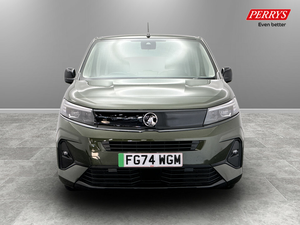 Vauxhall Combo-e Life 100Kw Design XL 52Kwh 7 Seat Green #2