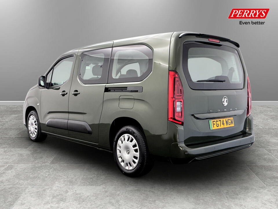 Vauxhall Combo-e Life 100Kw Design XL 52Kwh 7 Seat Green #5
