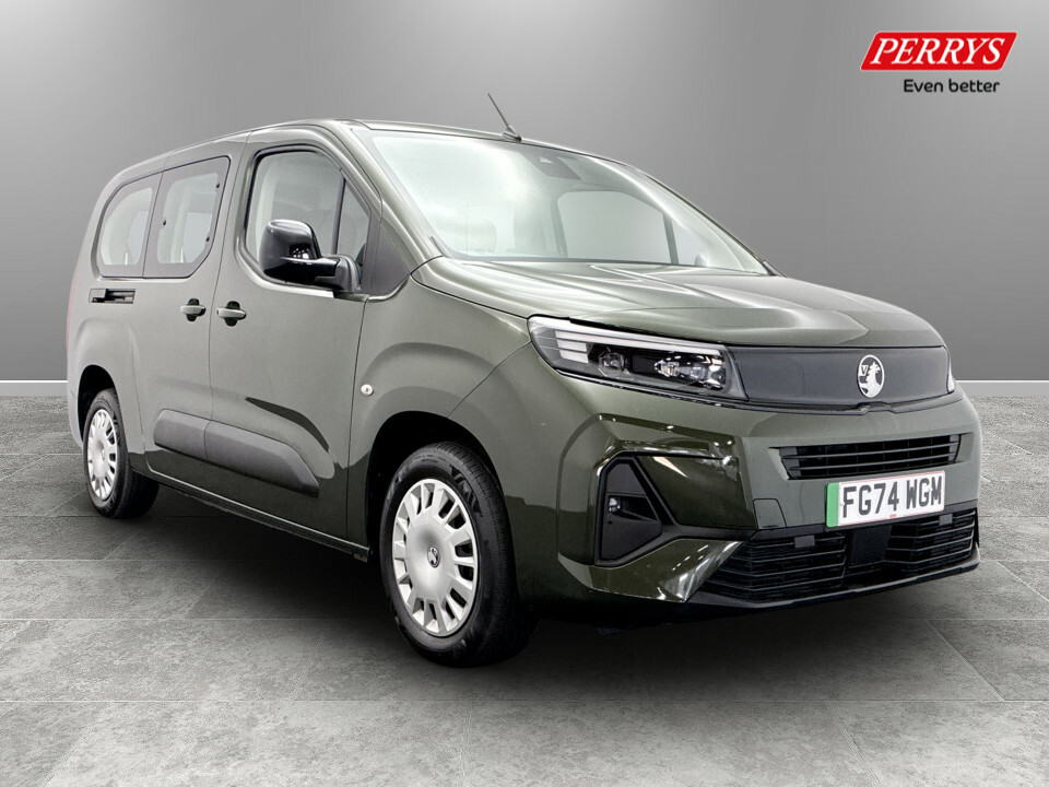 Vauxhall Combo-e Life 100Kw Design XL 52Kwh 7 Seat Green