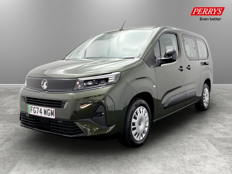 Vauxhall Combo-e Life 100Kw Design XL 52Kwh 7 Seat Green #3