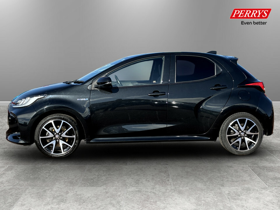 Toyota Yaris 1.5 Hybrid Dynamic Cvt Black #4