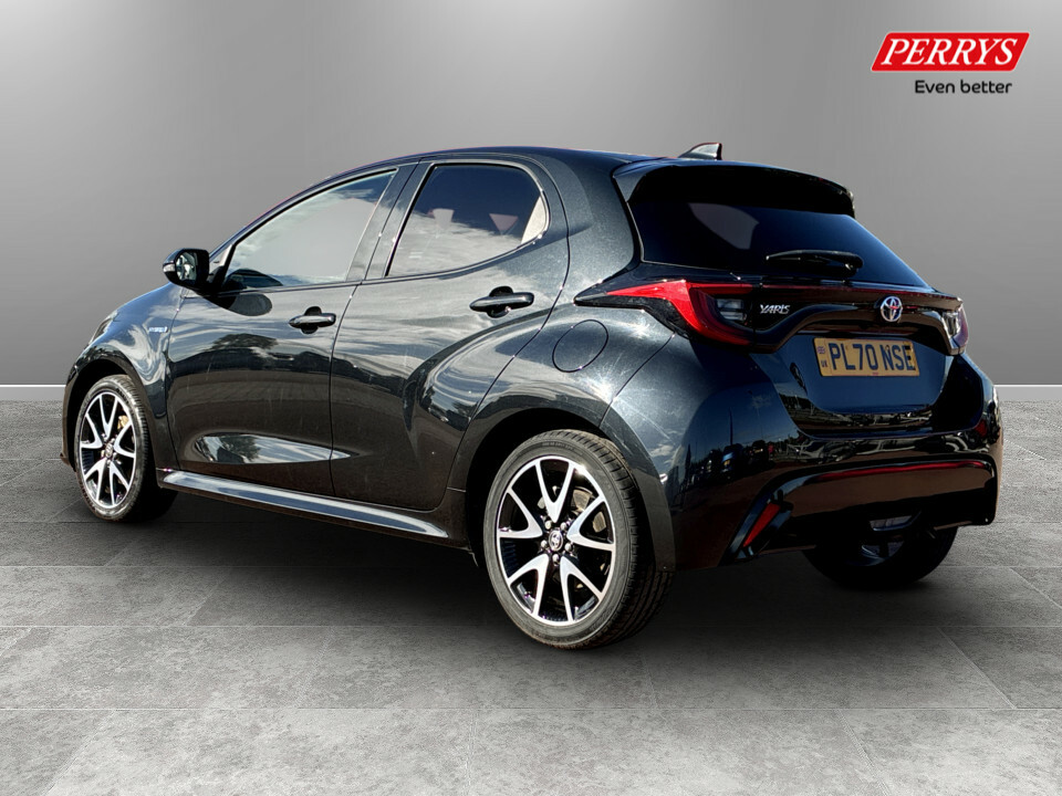 Toyota Yaris 1.5 Hybrid Dynamic Cvt Black #5
