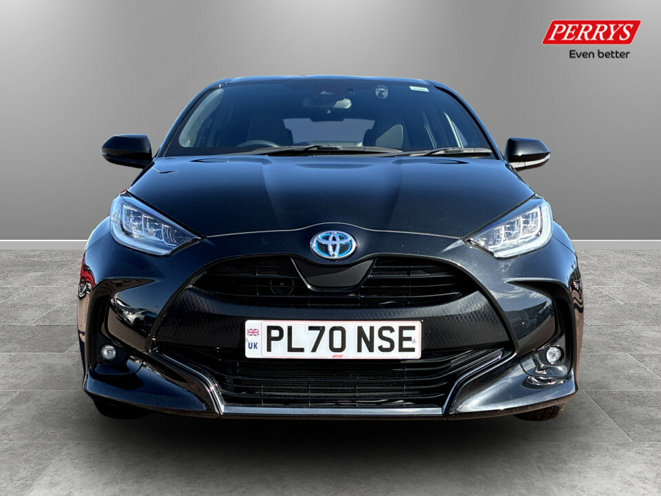 Toyota Yaris 1.5 Hybrid Dynamic Cvt Black #2