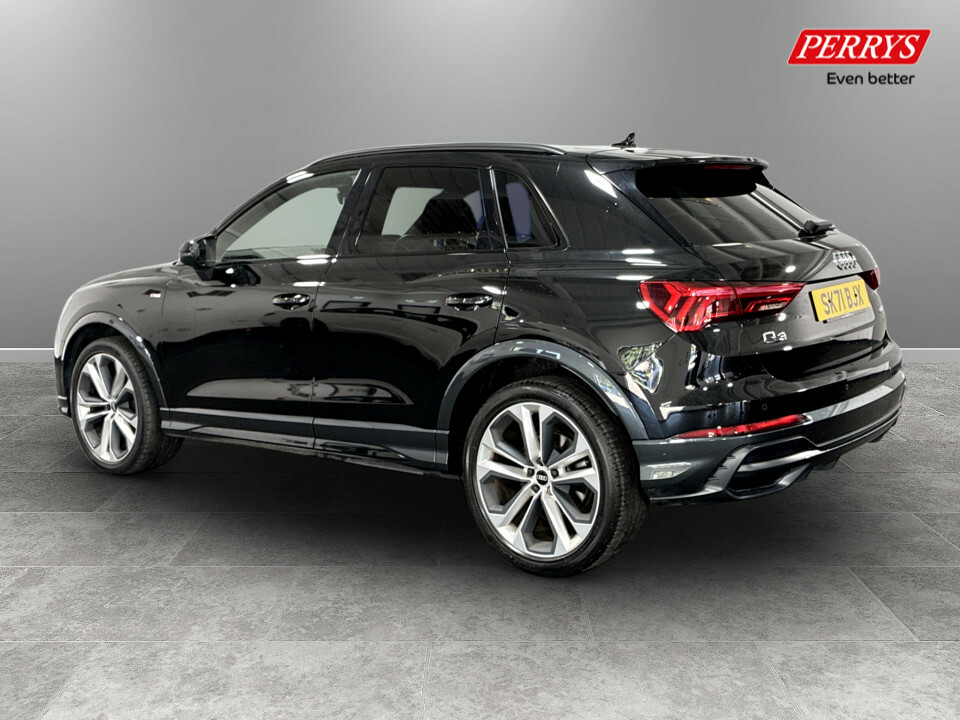 Audi Q3 35 Tfsi Black Edition S Tronic SK71BJX Black #5