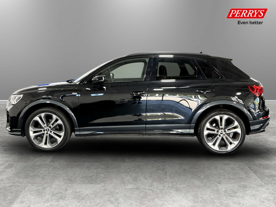Audi Q3 35 Tfsi Black Edition S Tronic SK71BJX Black #4