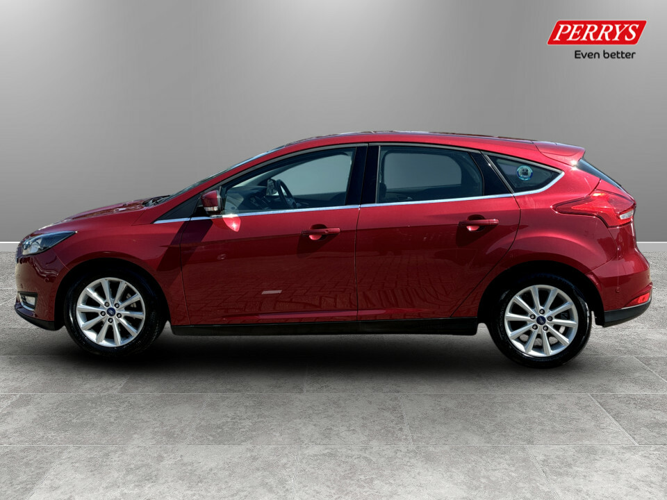 Ford Focus 1.0 Ecoboost 125 Titanium Red #4