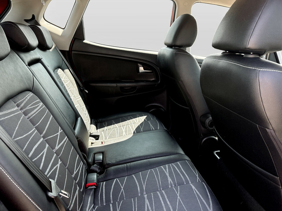 Kia Venga Hatchback Grey #39
