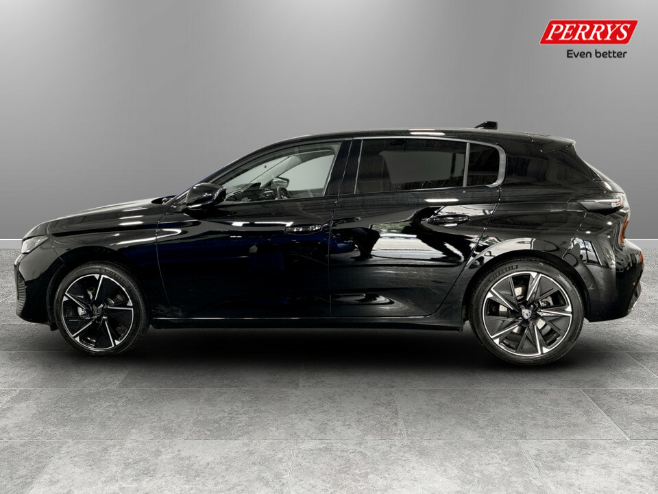Peugeot 308 115Kw Allure 54Kwh Black #4