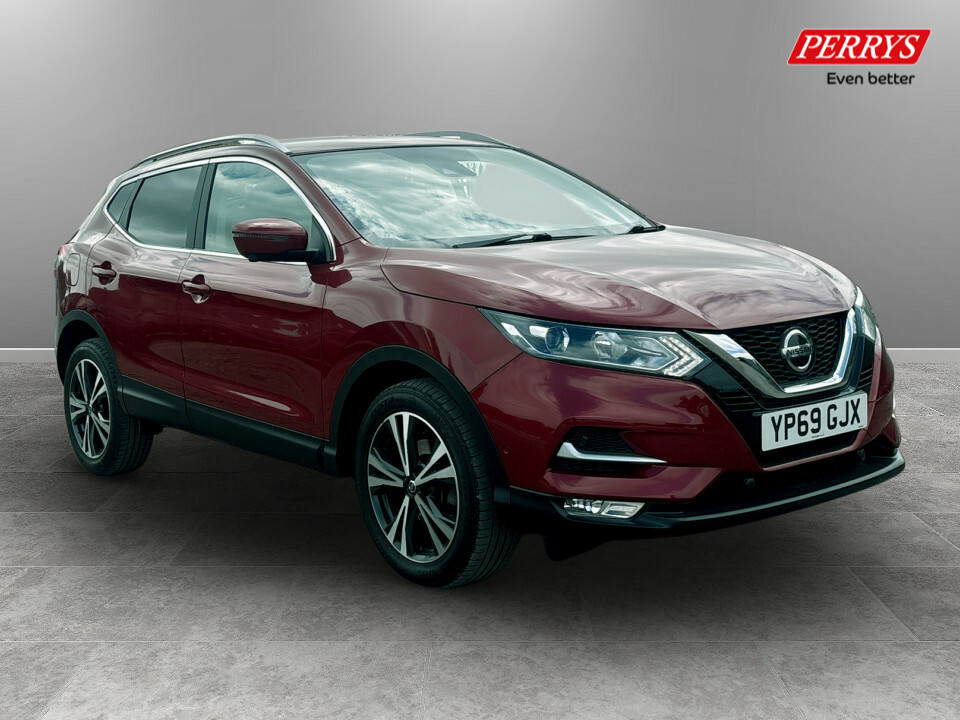Nissan Qashqai 1.3 Dig-t N-connecta Red