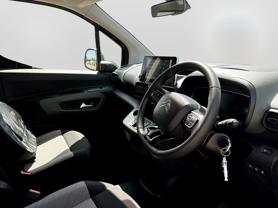 Citroen e-Berlingo Max Blue #50