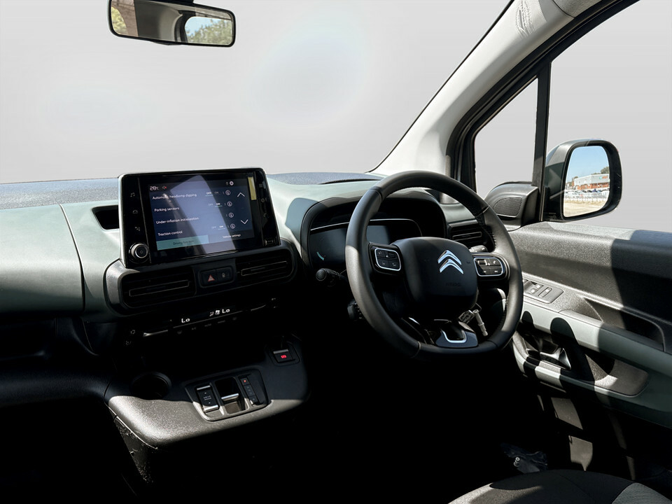 Citroen e-Berlingo Max Blue #42