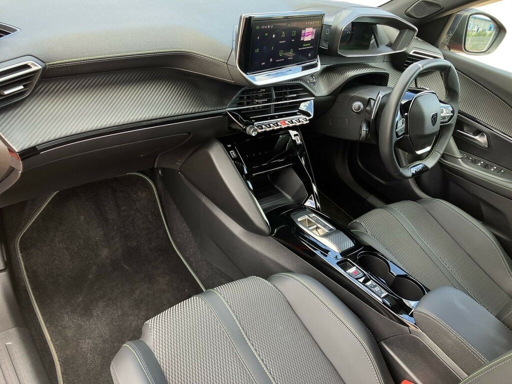 Peugeot 2008 1.2 Puretech 130 Gt Eat8 Red #6