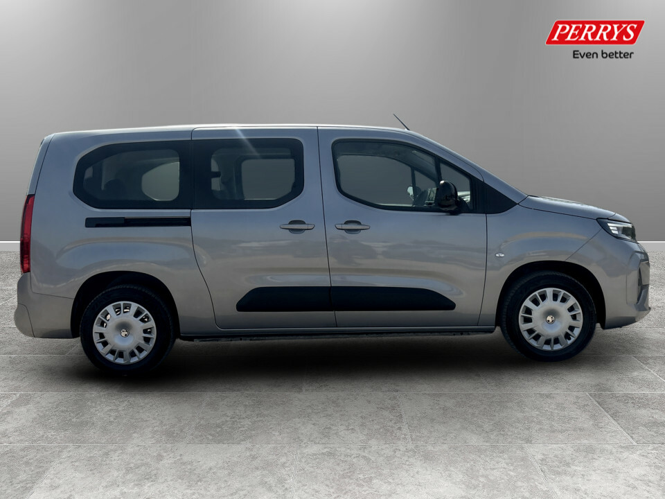 Vauxhall Combo-e Life 100Kw Ultimate 52Kwh Grey #8