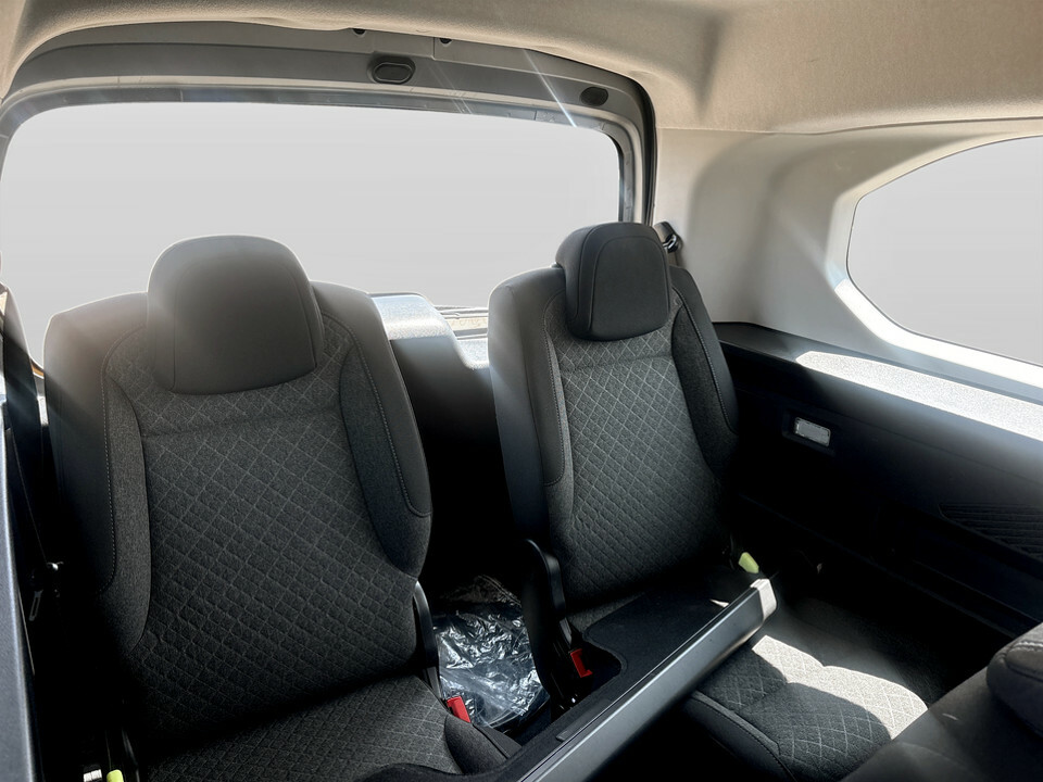 Vauxhall Combo-e Life 100Kw Ultimate 52Kwh Grey #38