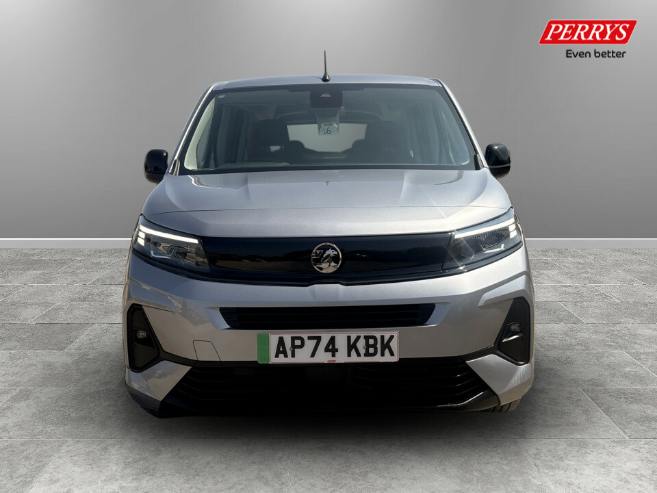 Vauxhall Combo-e Life 100Kw Design XL 52Kwh 7 Seat Grey