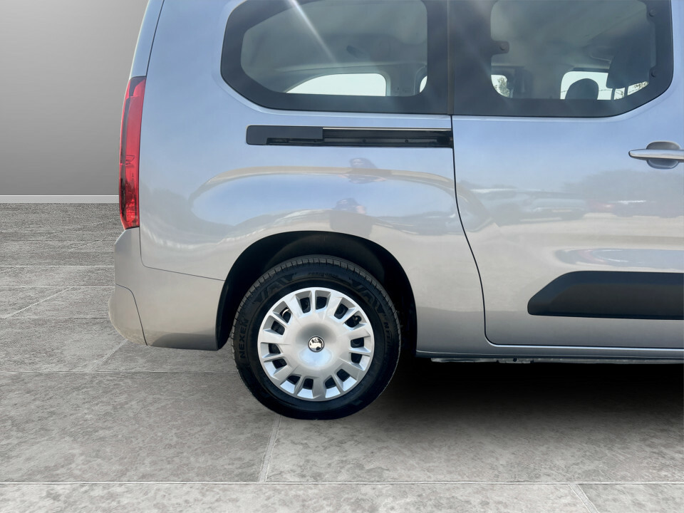 Vauxhall Combo-e Life 100Kw Ultimate 52Kwh Grey #9