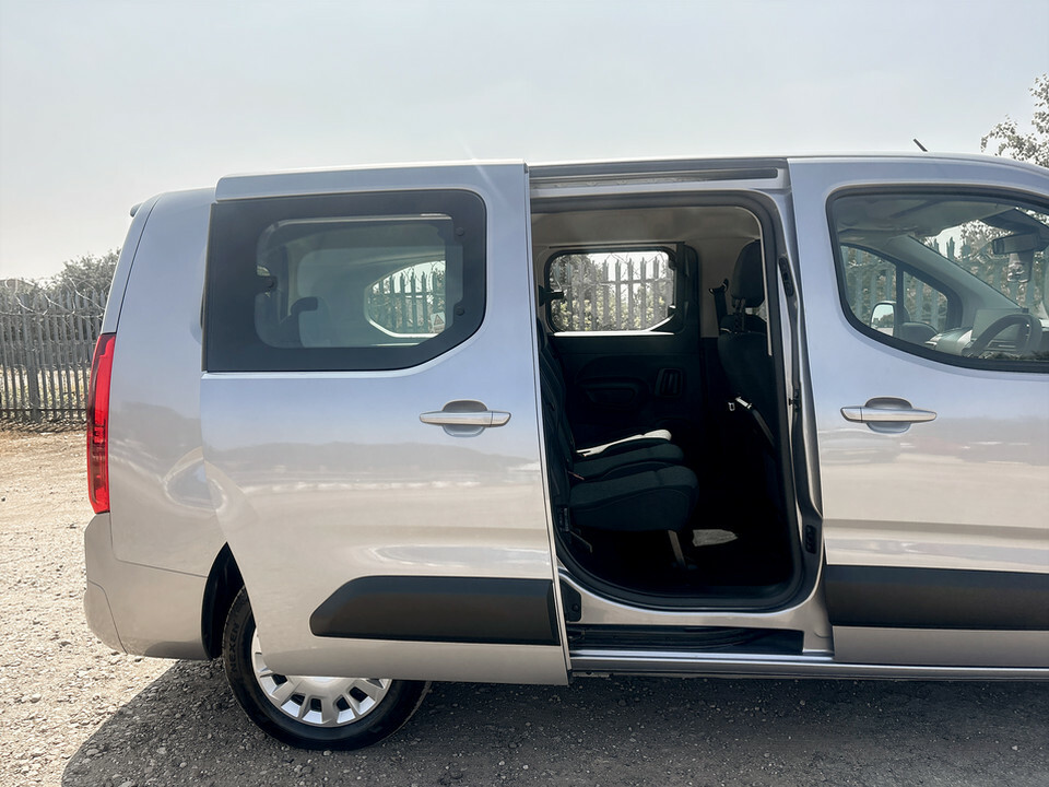Vauxhall Combo-e Life 100Kw Ultimate 52Kwh Grey #36