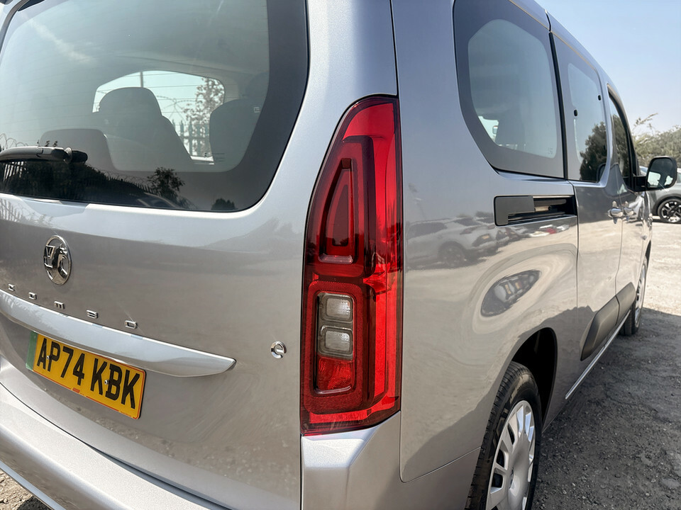 Vauxhall Combo-e Life 100Kw Ultimate 52Kwh Grey #35