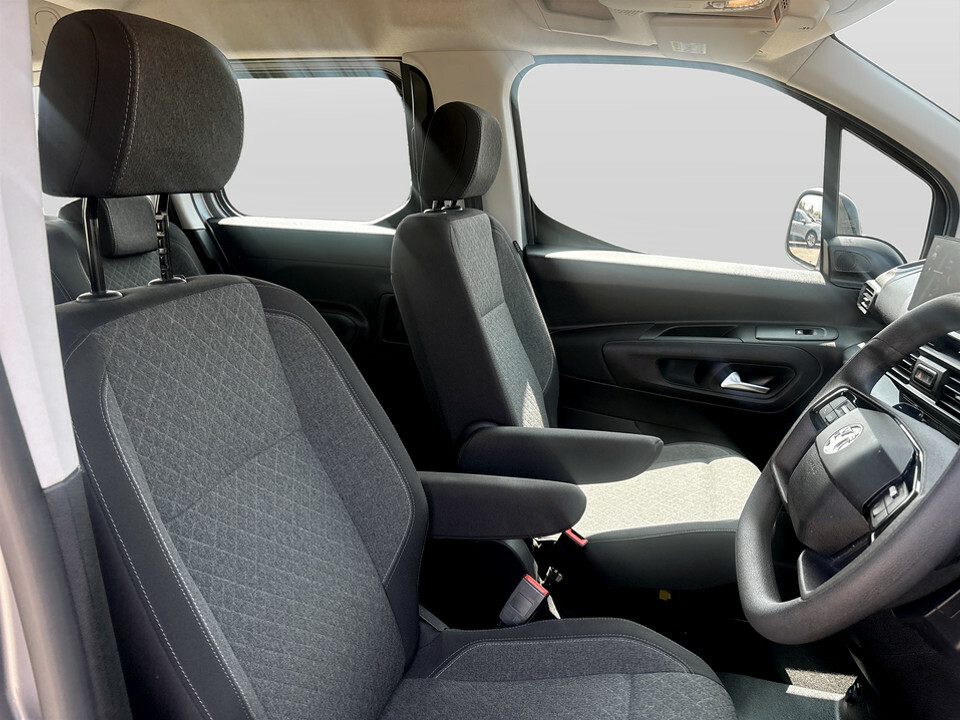 Vauxhall Combo-e Life 100Kw Ultimate 52Kwh Grey #49