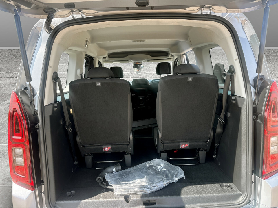 Vauxhall Combo-e Life 100Kw Ultimate 52Kwh Grey #37