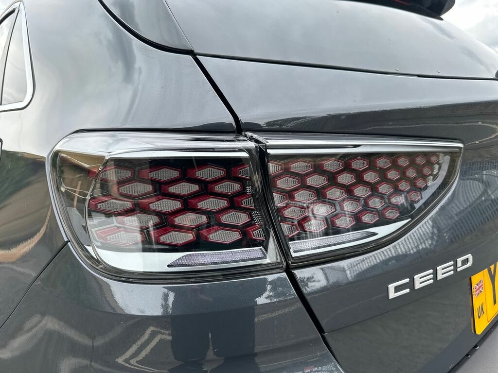 Kia Ceed 1.5T Gdi Isg 138 Gt-line Red #28