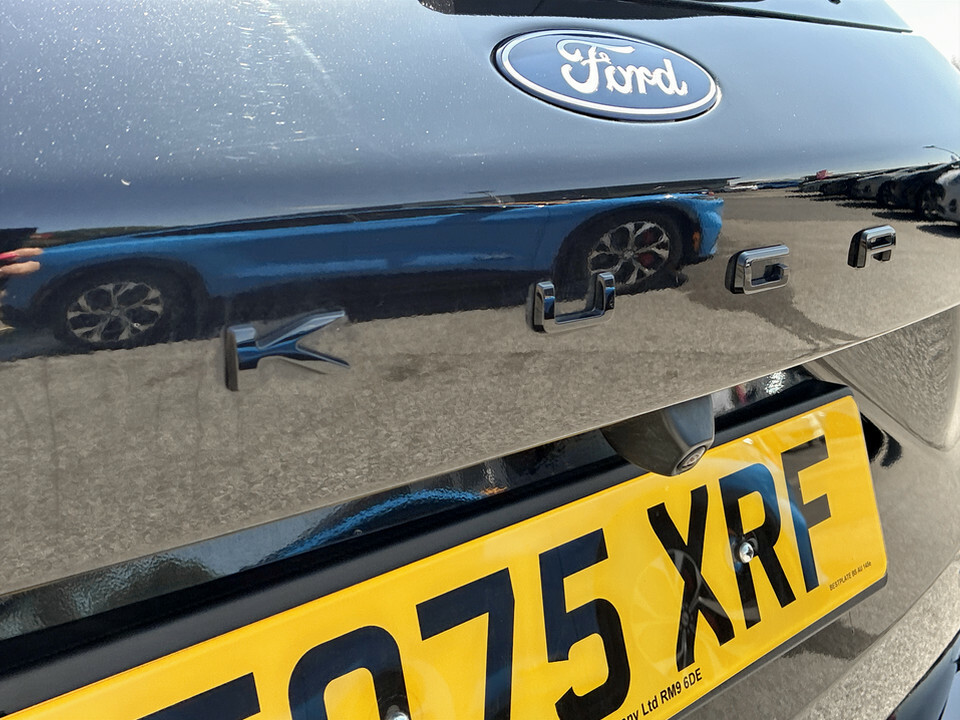 Ford Kuga Active Black #26