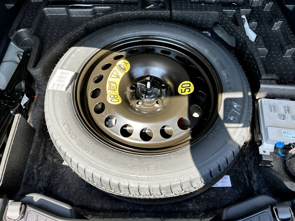 Ford Kuga Active Black #36
