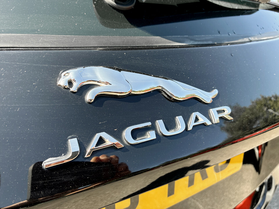 Jaguar E-Pace 2.0D 240 Hse Grey #40
