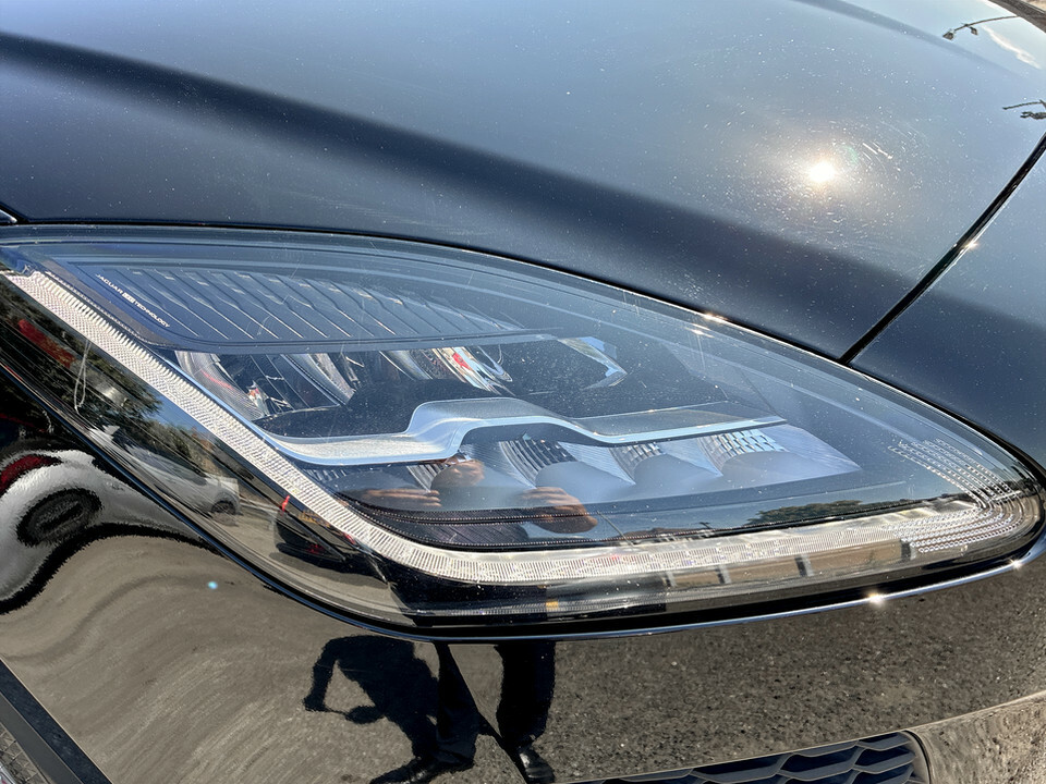Jaguar E-Pace 2.0D 240 Hse Grey #10