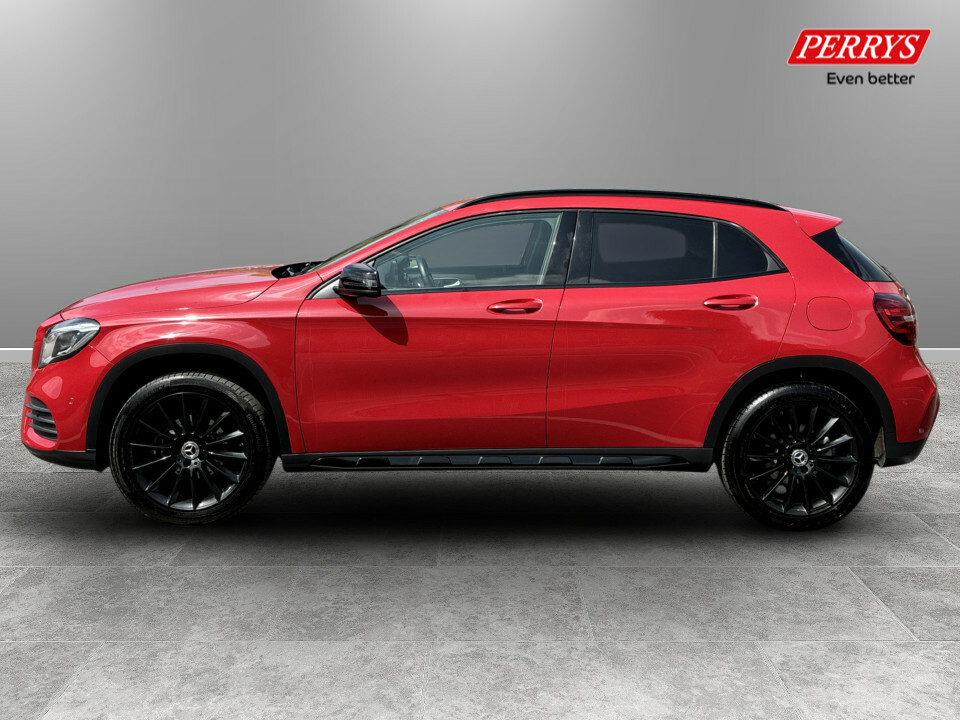 Mercedes-Benz GLA Class Gla 180 Amg Line Edition MV20FHR Red #4