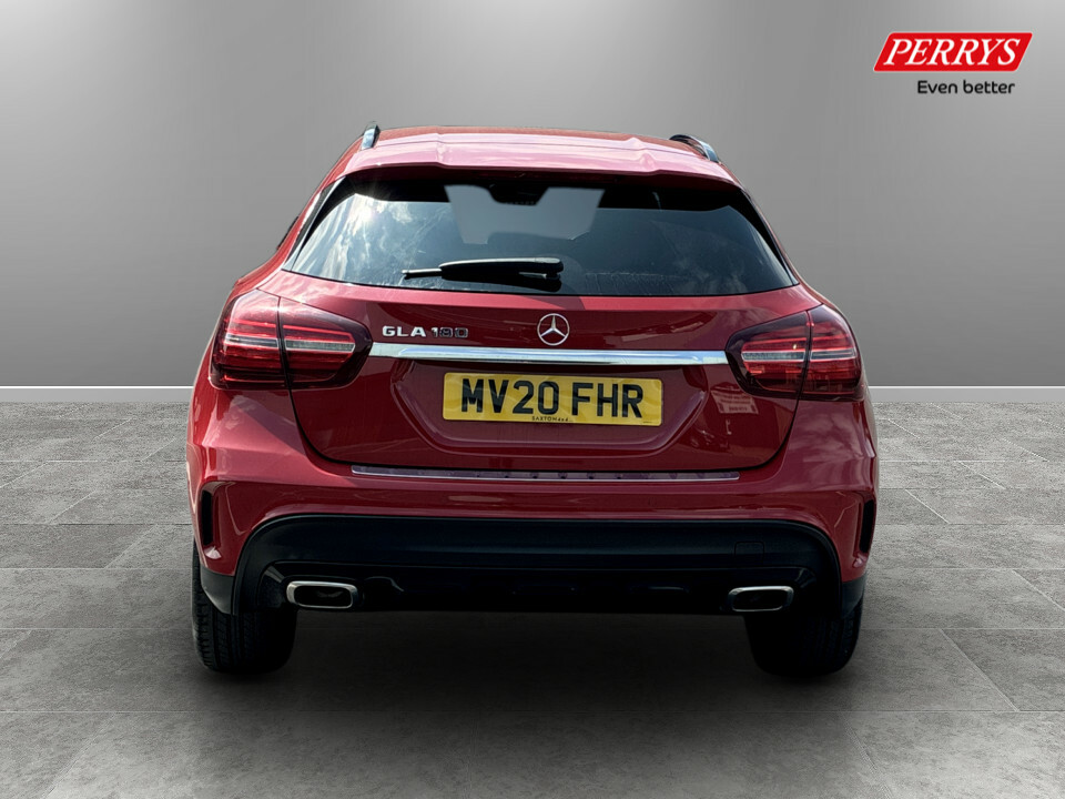 Mercedes-Benz GLA Class Gla 180 Amg Line Edition MV20FHR Red #6