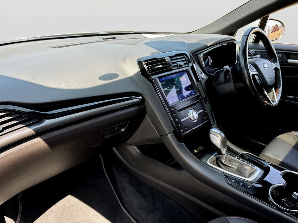 Ford Mondeo Titanium Edition Silver #17