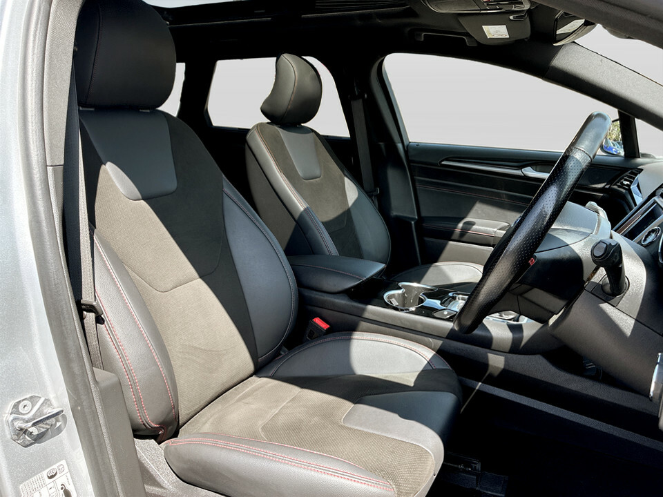Ford Mondeo Titanium Edition Silver #24