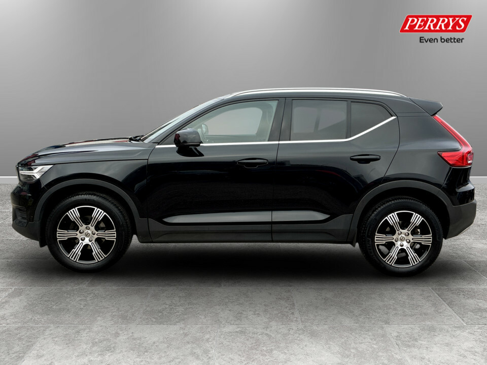 Volvo XC40 1.5 T3 163 Inscription LK22PYG Black #4