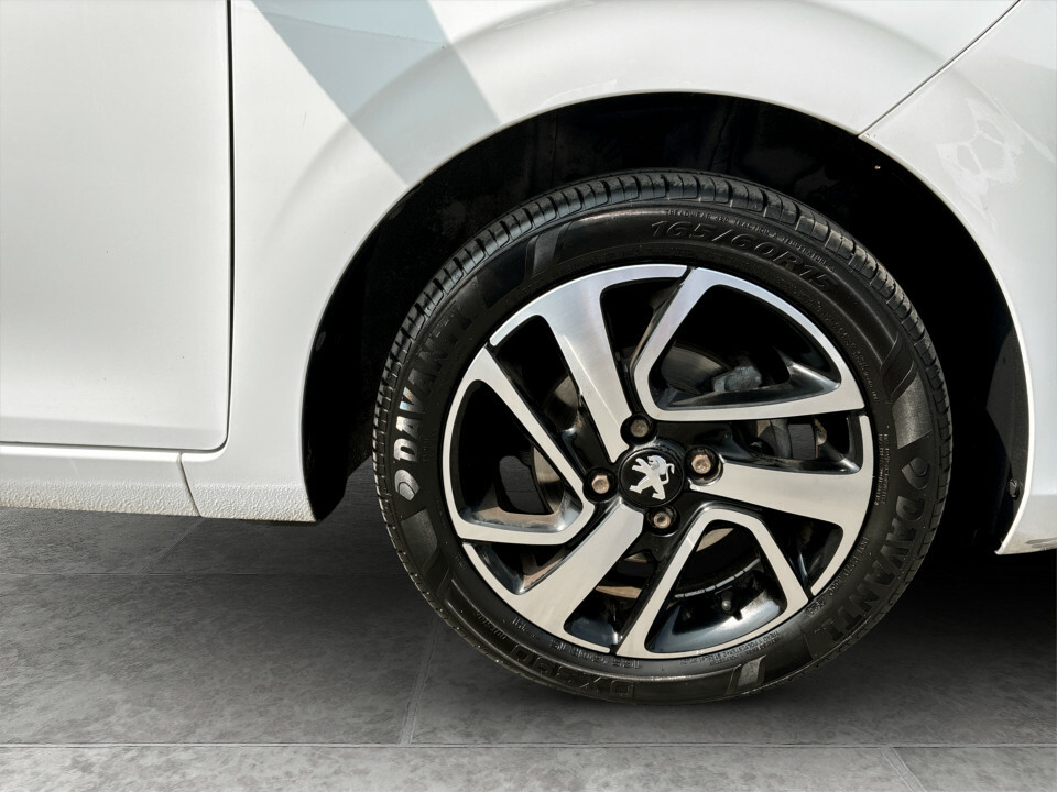 Peugeot 108 Active White #9