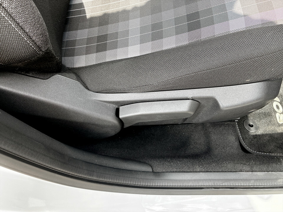 Peugeot 108 Active White #39