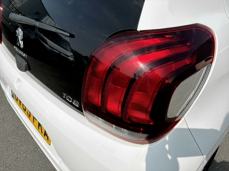 Peugeot 108 Active White #11