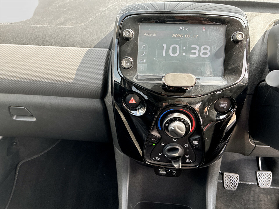 Peugeot 108 Active White #19