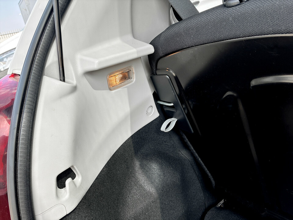 Peugeot 108 Active White #28