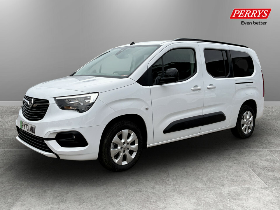 Vauxhall Combo-e Life 100Kw Design XL 50Kwh 7 Seat White #3