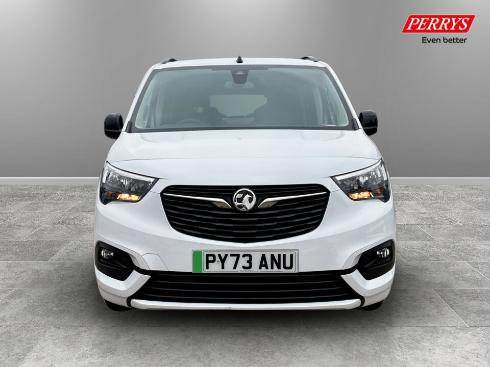 Vauxhall Combo-e Life 100Kw Design XL 50Kwh 7 Seat White #2