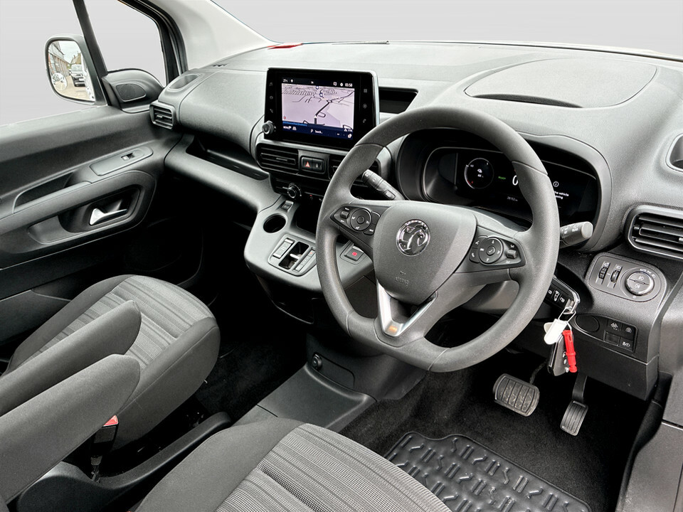 Vauxhall Combo-e Life 100Kw Ultimate 50Kwh Black #24